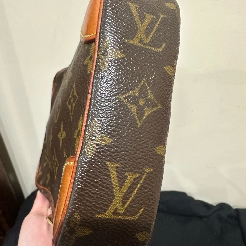 Louis Vuitton Brown Monogram Messenger Bag with Leather Trim - Picture 3 of 5